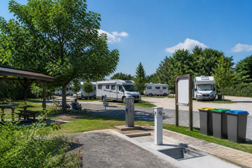 découvrez les services essentiels à privilégier à l’aire pour camping-car le guen pour garantir un séjour confortable et réussi en pleine nature.