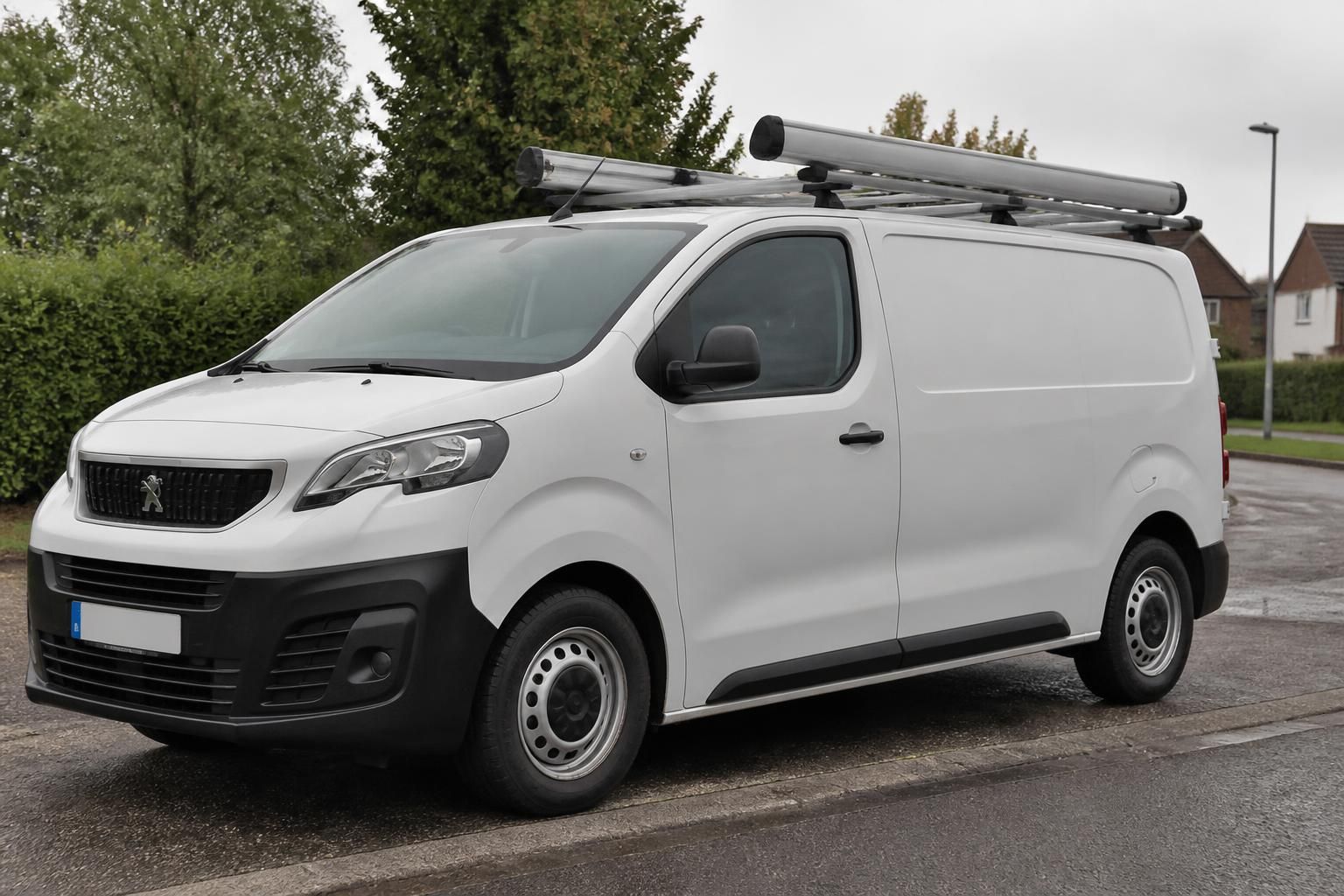 découvrez comment choisir la barre de toit idéale pour votre peugeot expert afin d'optimiser vos trajets et transporter tout votre équipement en toute sécurité.