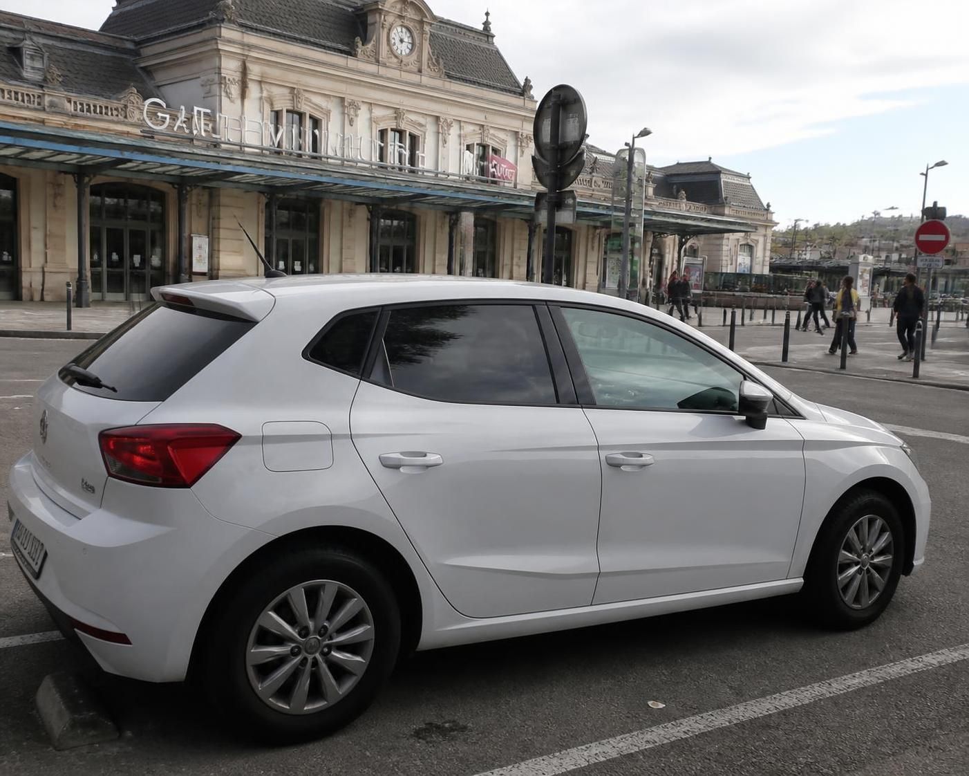découvrez les meilleures options de location de voiture à valence pour un trajet confortable et sans souci. conseils, comparatifs et astuces pour bien choisir votre véhicule.